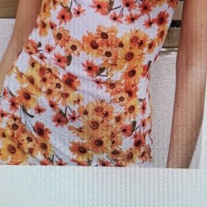 Pretty Little Thing White Sunflower Print Size 6